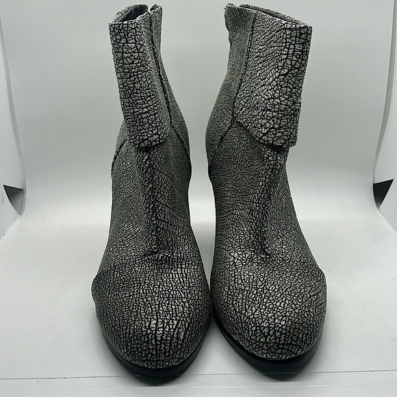 Rag & Bone Grey Crackled Leather Heel Ankle Boots Booties Shoes **Sz 40/Sz 10** - Picture 2 of 8